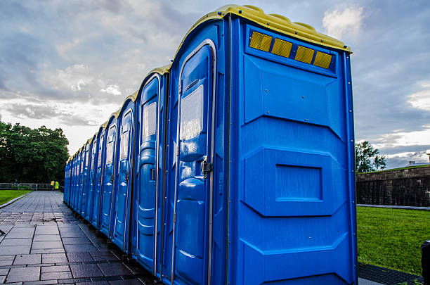 Best Porta potty delivery and setup  in Oak Trail Shores, TX